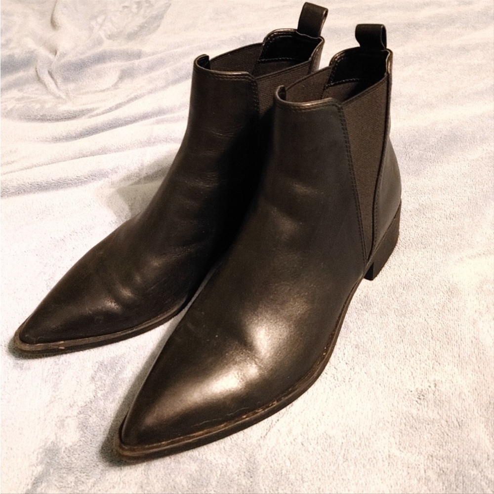 Steve Madden Pointed Black Jerry Boots